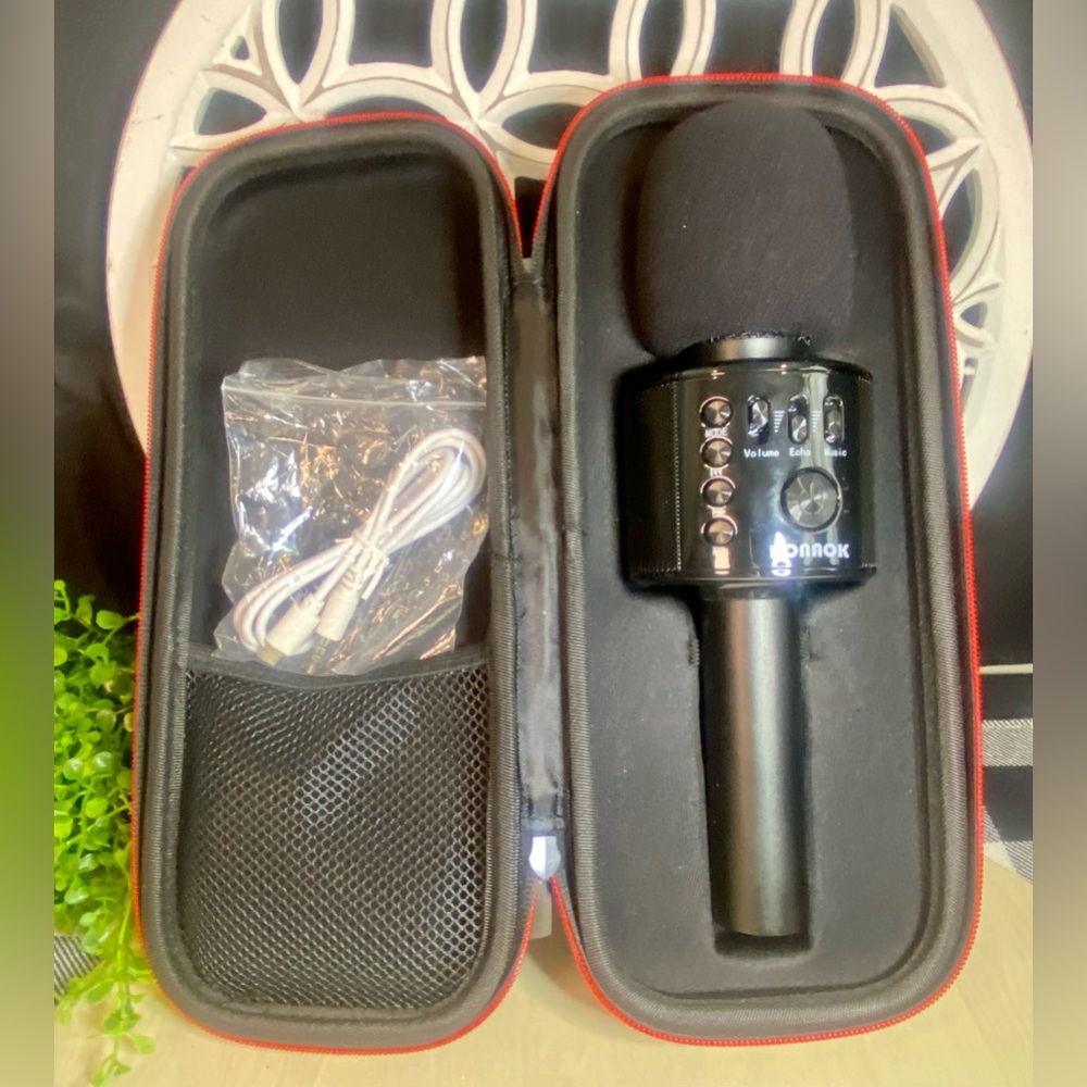 Bonrok Black Wireless‎ Microphone With Case